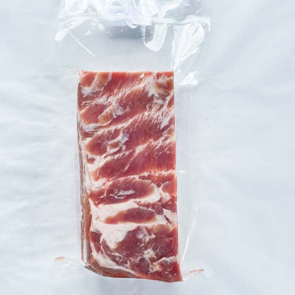 帯皮豚肉 1KG 每块大小不一样 金额不一样 按照实际重量