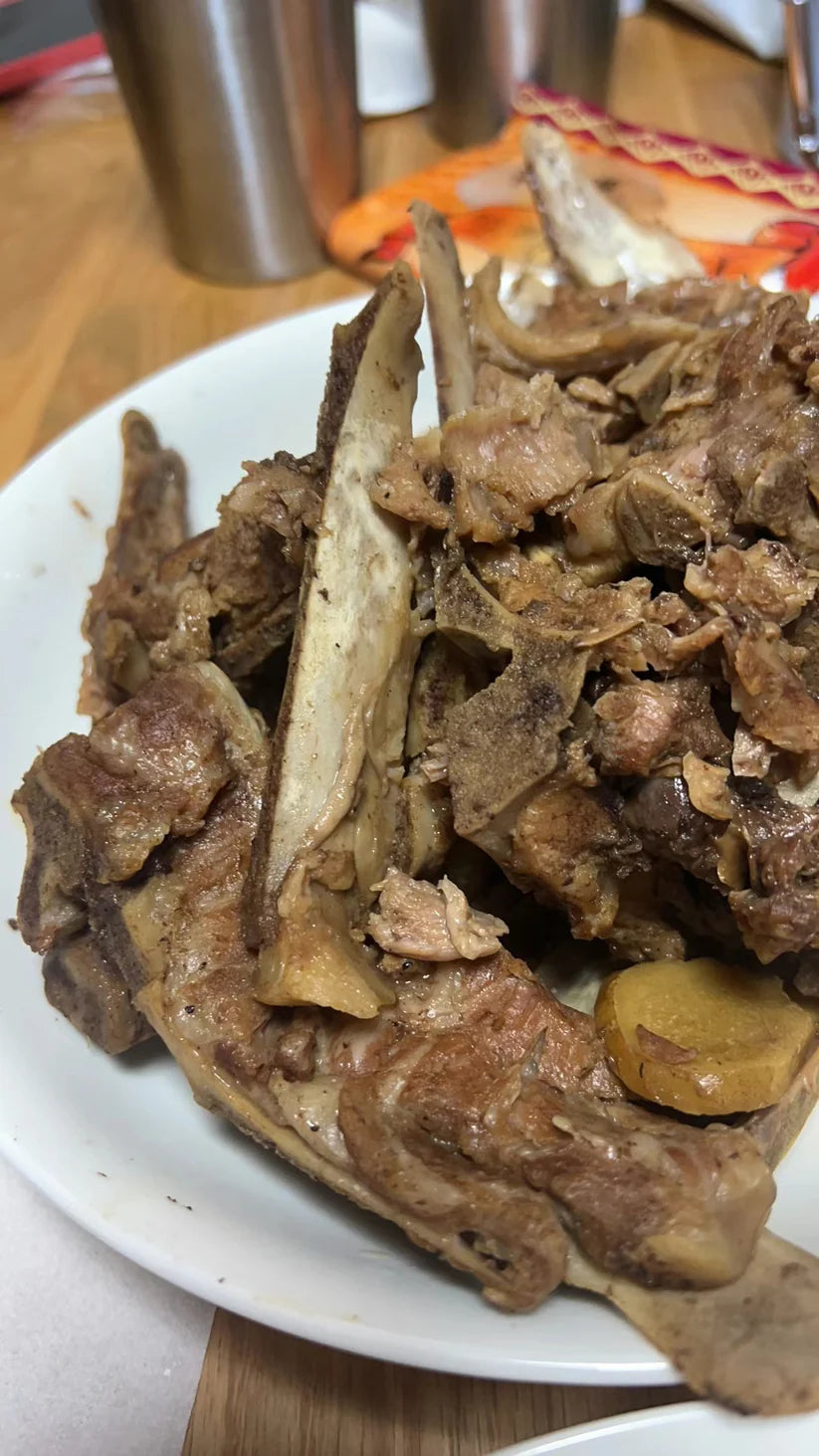 新鲜猪脊骨 2公斤  豚肩骨  日本国産       肉很多非常多